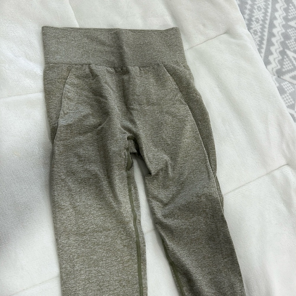 Gym shark size small leggings